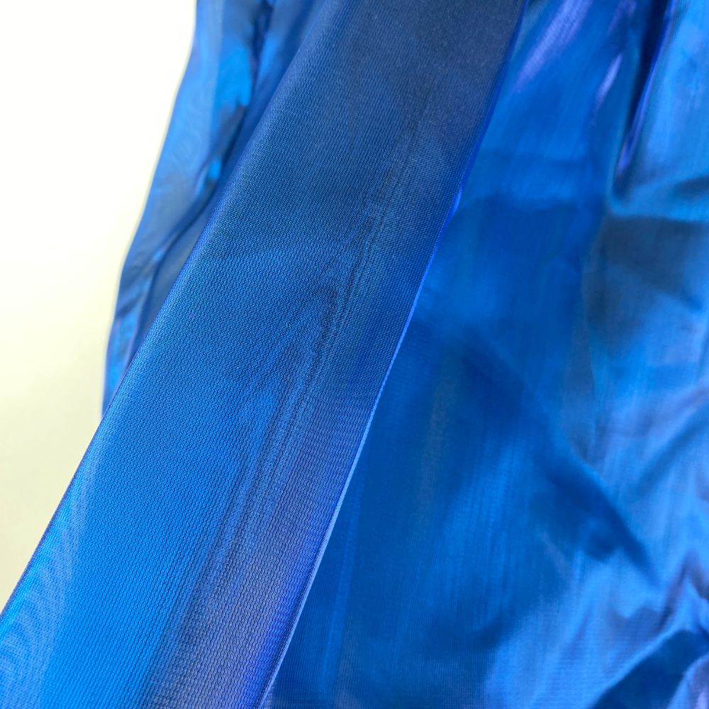 پیراهن دخترانه آستین حلقه ای طرح کمربند سرمه ای یقه گرد آبی کاربنی رنگ