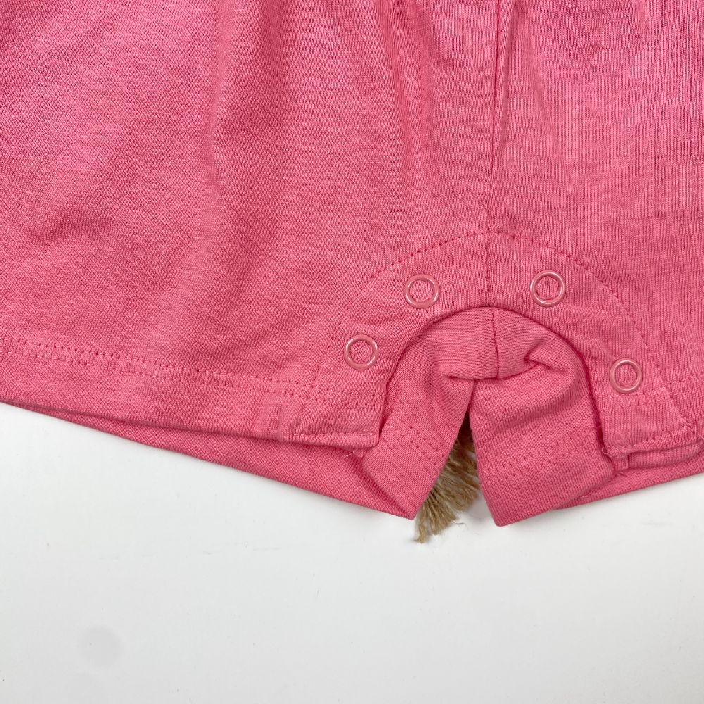 رامپر نوزادی اسپرت آستین حلقه ای برند لوپیلو طرح یقه گرد استین پرپری صورتی رنگ