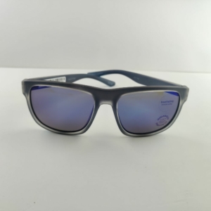 عینک مشکی رنگ