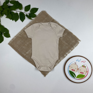 بادی نوزادی آستین کوتاه طرح ساده یقه گرد کرمی رنگ