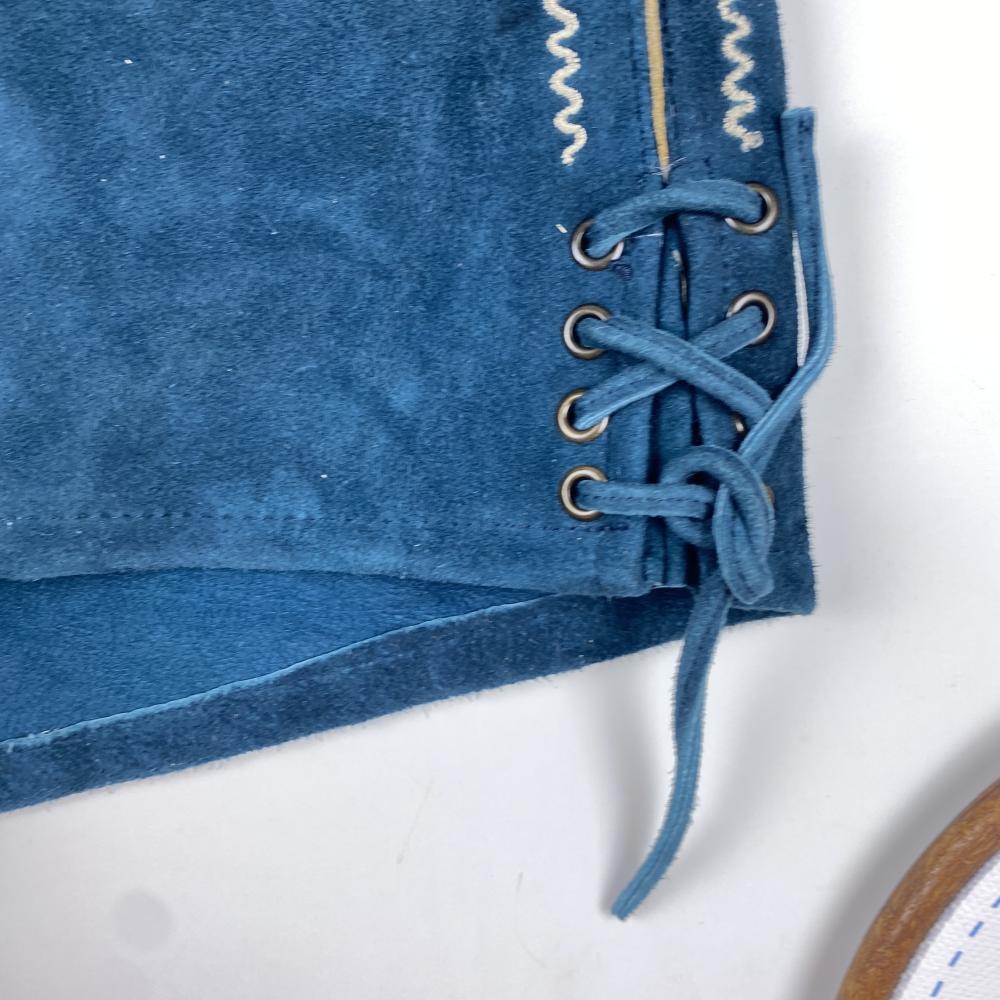 شلوارک اسپرت برند esmara طرح گل سنتی بندی سبز کله غازی رنگ - تصویر 3